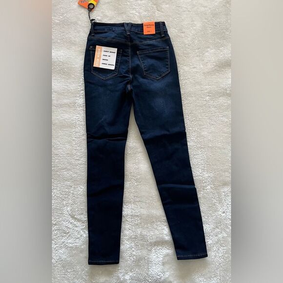 Simple Young Basics High Rise Curvy Skinny Ankle Lenght Jeans - Picture 5 of 7